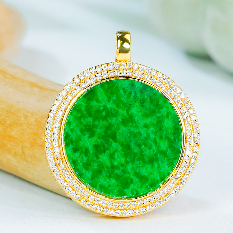 A货银镶满辣绿翡翠圆牌项链