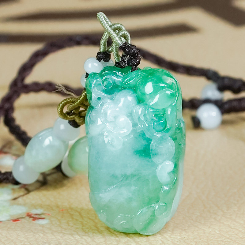 天然翡翠吊坠A货大气手工雕刻高冰飘花祥云编绳项链