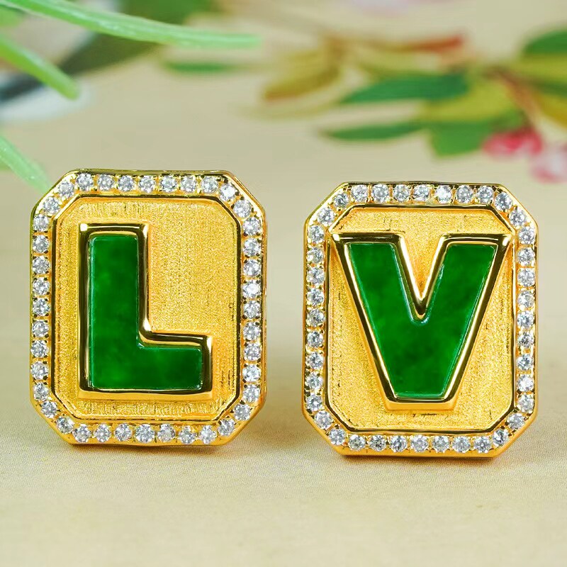 天然A货翡翠方形耳钉银镶嵌时尚独特好看字母元素L&V辣绿翡翠耳饰