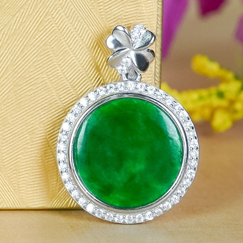 天然翡翠A货银镶嵌时尚四叶花设计龙石冰阳绿翡翠绿圆牌单吊坠