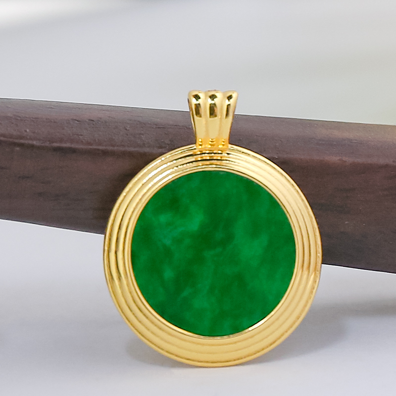 新款吊坠天然翡翠A货回旋纹满绿小圆牌吊坠翡翠吊坠节日送礼