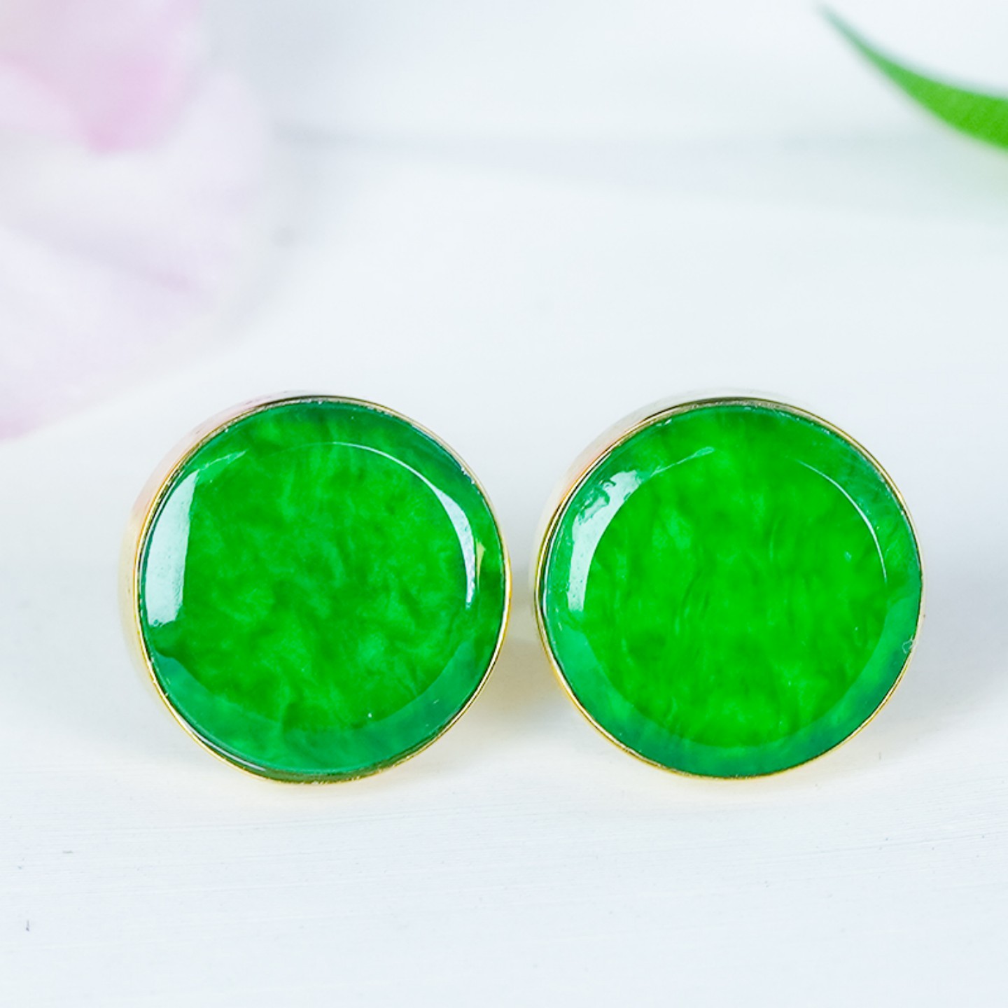18K金镶嵌天然翡翠耳钉A货古风女款高级感满绿龙石翡翠绿圆牌耳饰