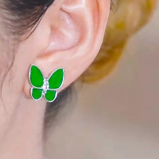 天然翡翠A货银镶嵌气质简约百搭款 满绿翡翠玉蝴蝶耳钉