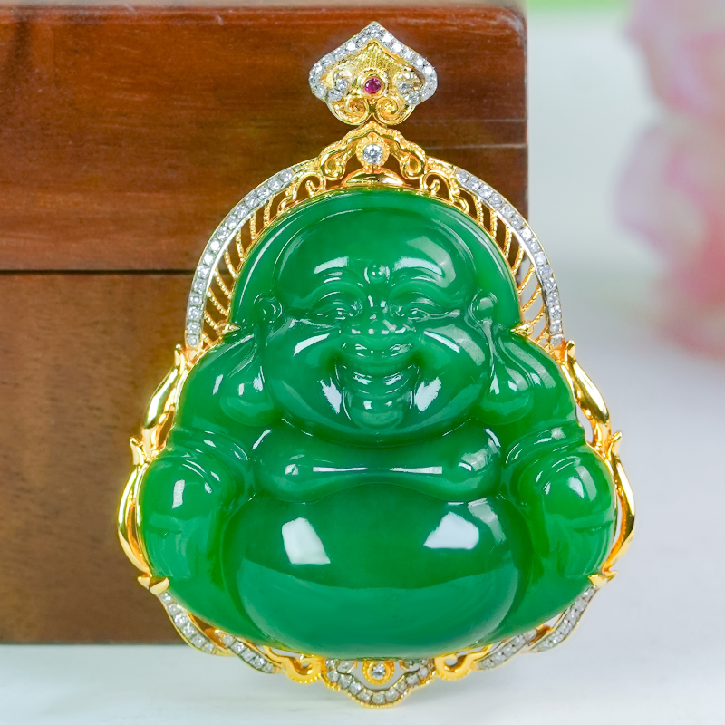 18k金镶天然和田玉佛公吊坠大气镂空雕刻设计碧玉菠菜绿如意项链