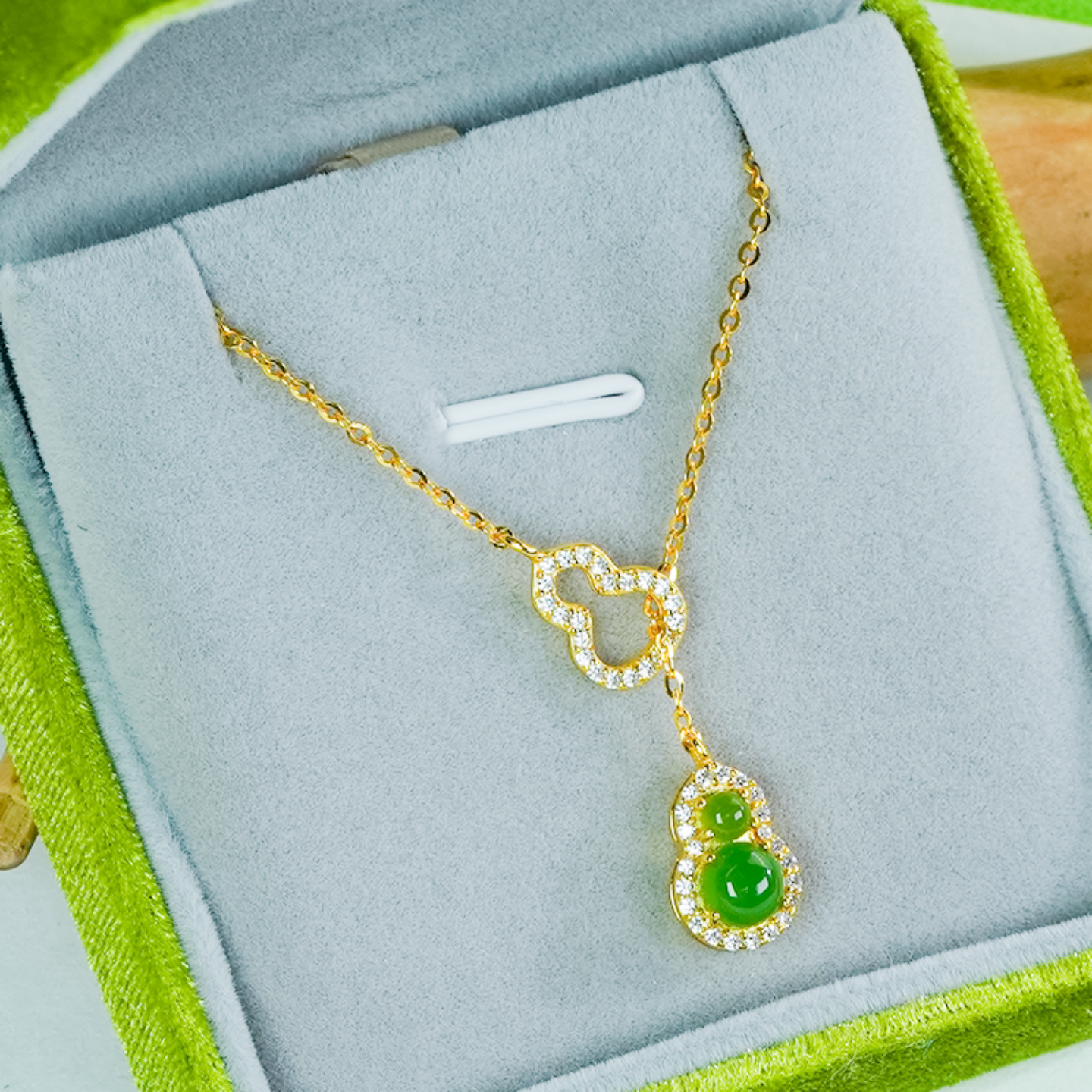 银925镶嵌天然和田玉吊坠时尚简约镂空款碧玉葫芦玉坠项链