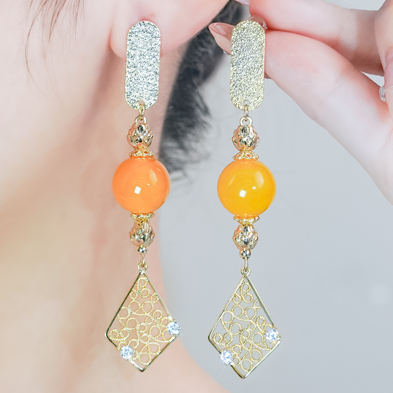 洛丽亚天然蜜蜡耳坠镶嵌精致大气镂空设计满蜜圆珠耳钉