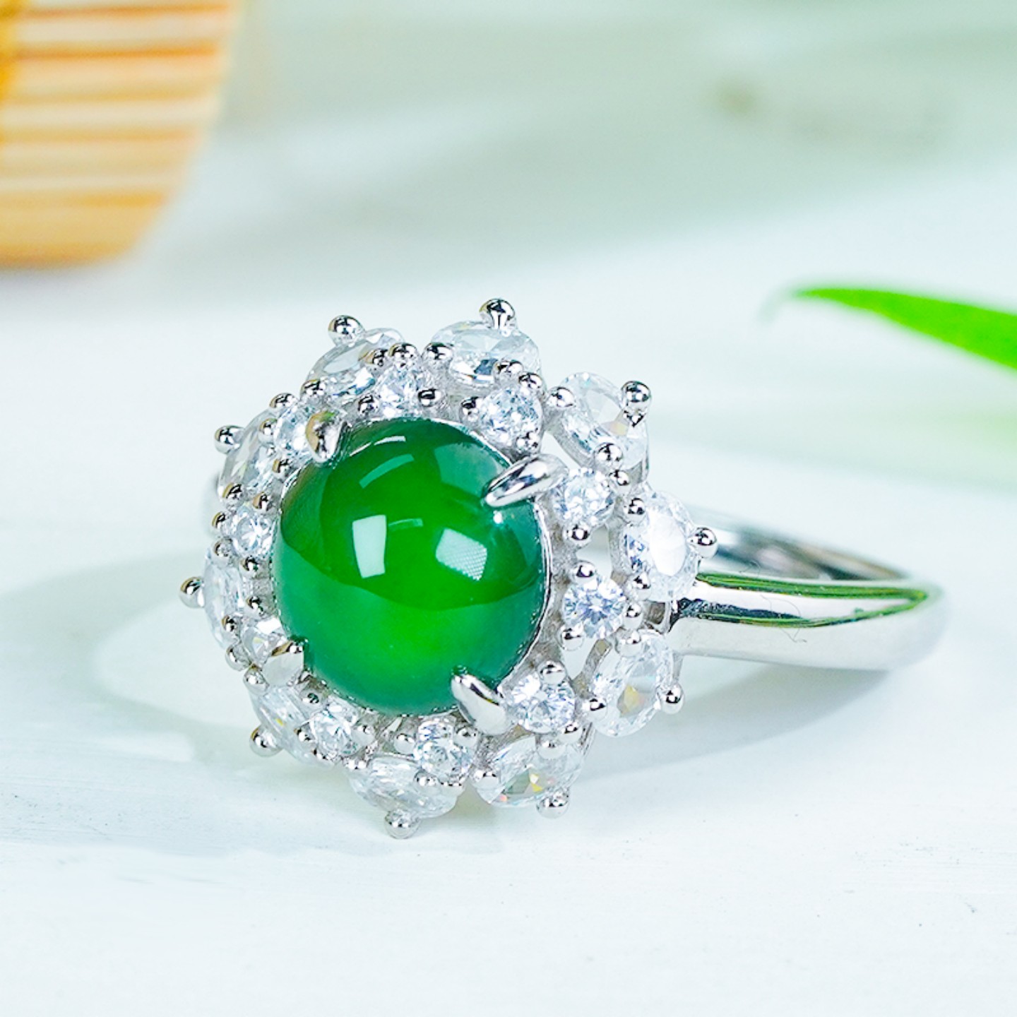 A货冰辣绿翡翠银镶活口戒