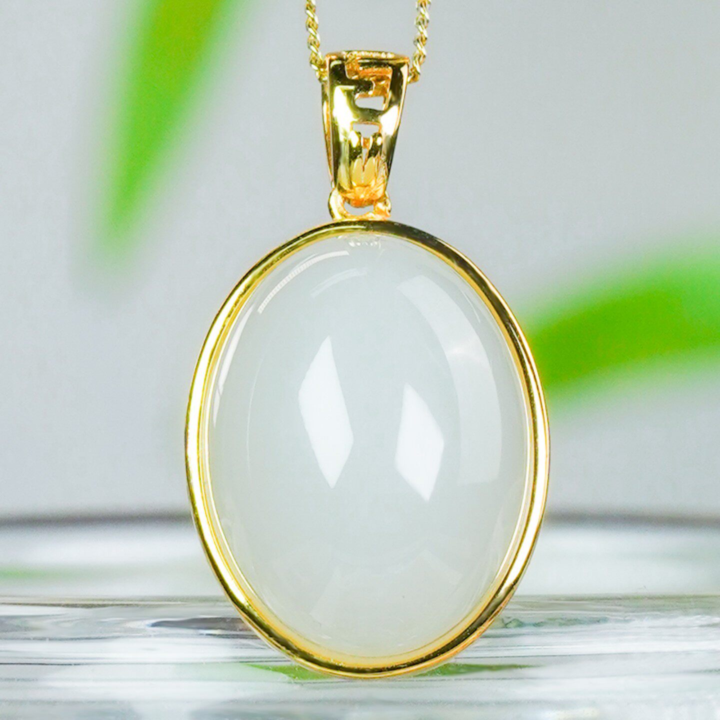 天然和田玉吊坠银镶嵌白玉蛋面玉坠时尚简约镂空扣头本命年马年