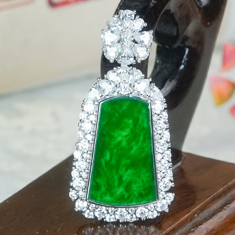 天然A货翡翠无事牌吊坠轻奢豪镶满绿扇形翡翠项链银镶嵌