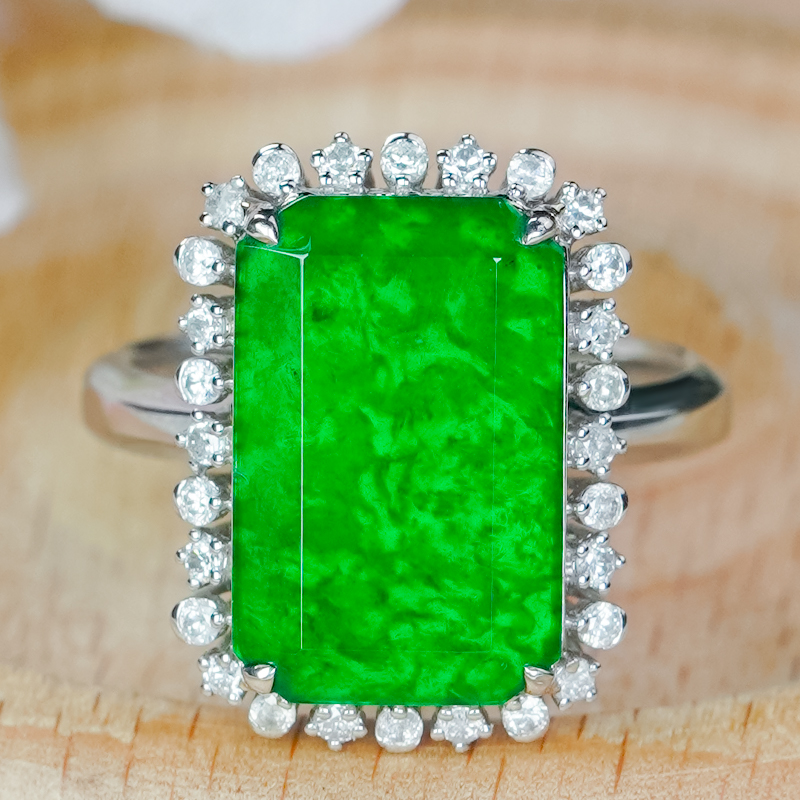 18K金镶嵌天然翡翠A货无事牌戒指