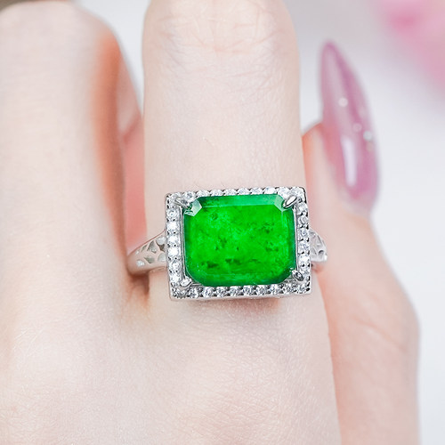 洛丽亚2025夏季新款翡翠方牌戒指