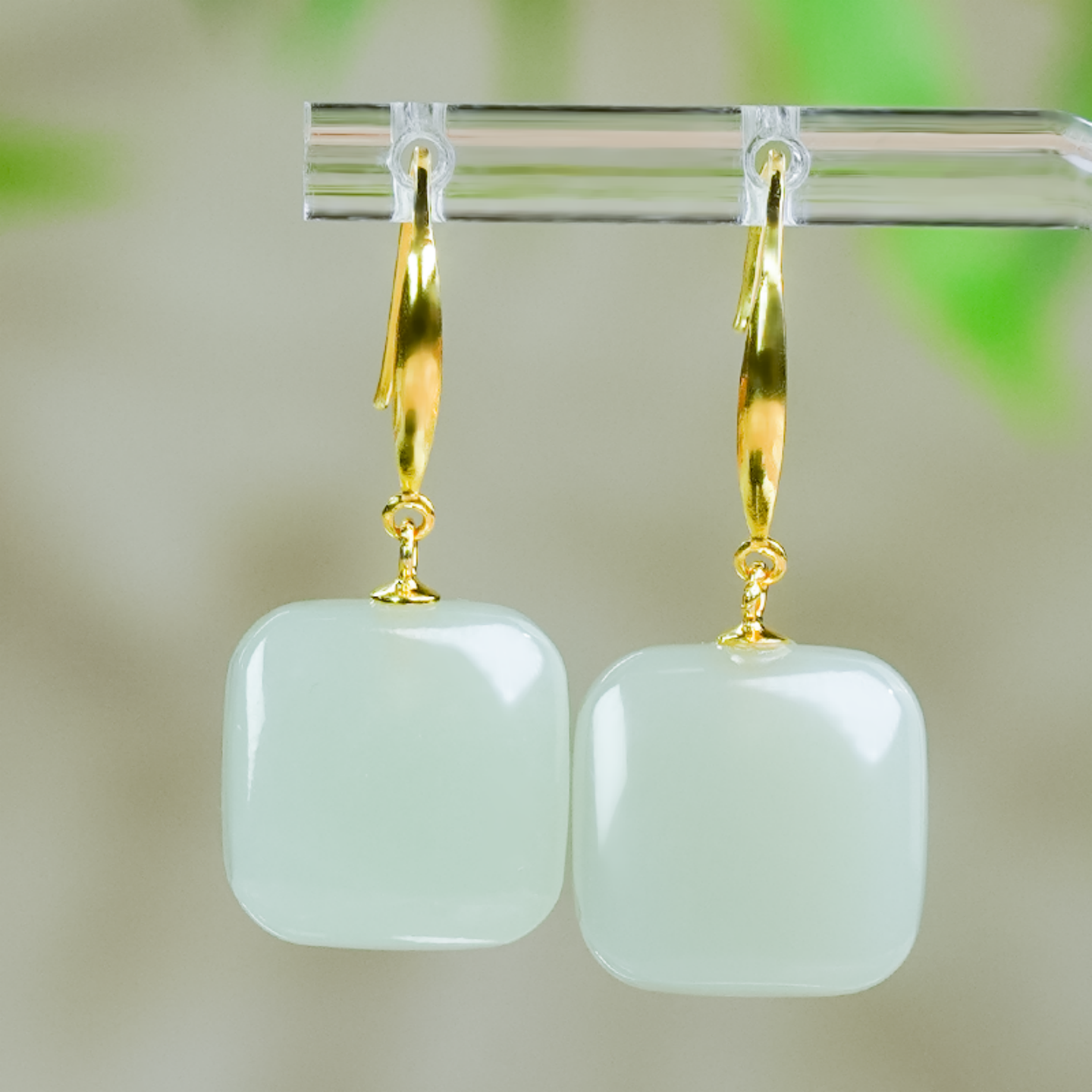 天然和田玉晴水色方糖银镶耳钩