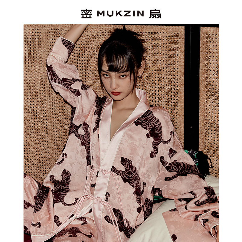 粉色外套密扇睡衣新中式