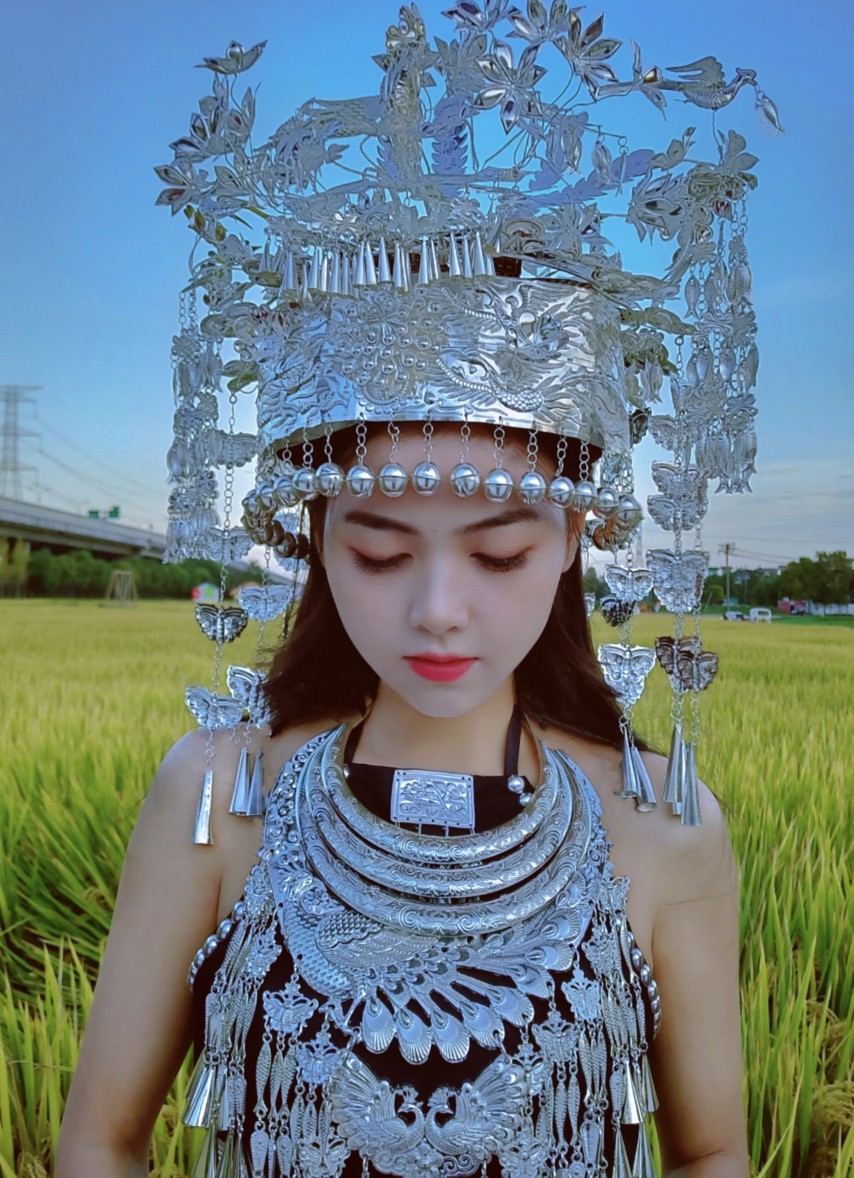 苗族少数民族服装湘西凤凰贵州云南苗族少数民族网红款旅拍演出服