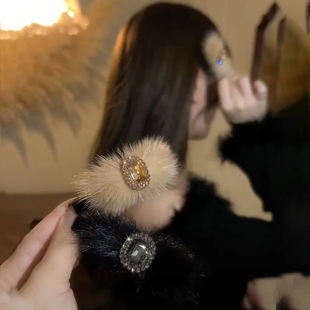 韩系毛毛侧边发夹高端闪钻秋冬前额刘海边夹2025新款碎发夹子头饰