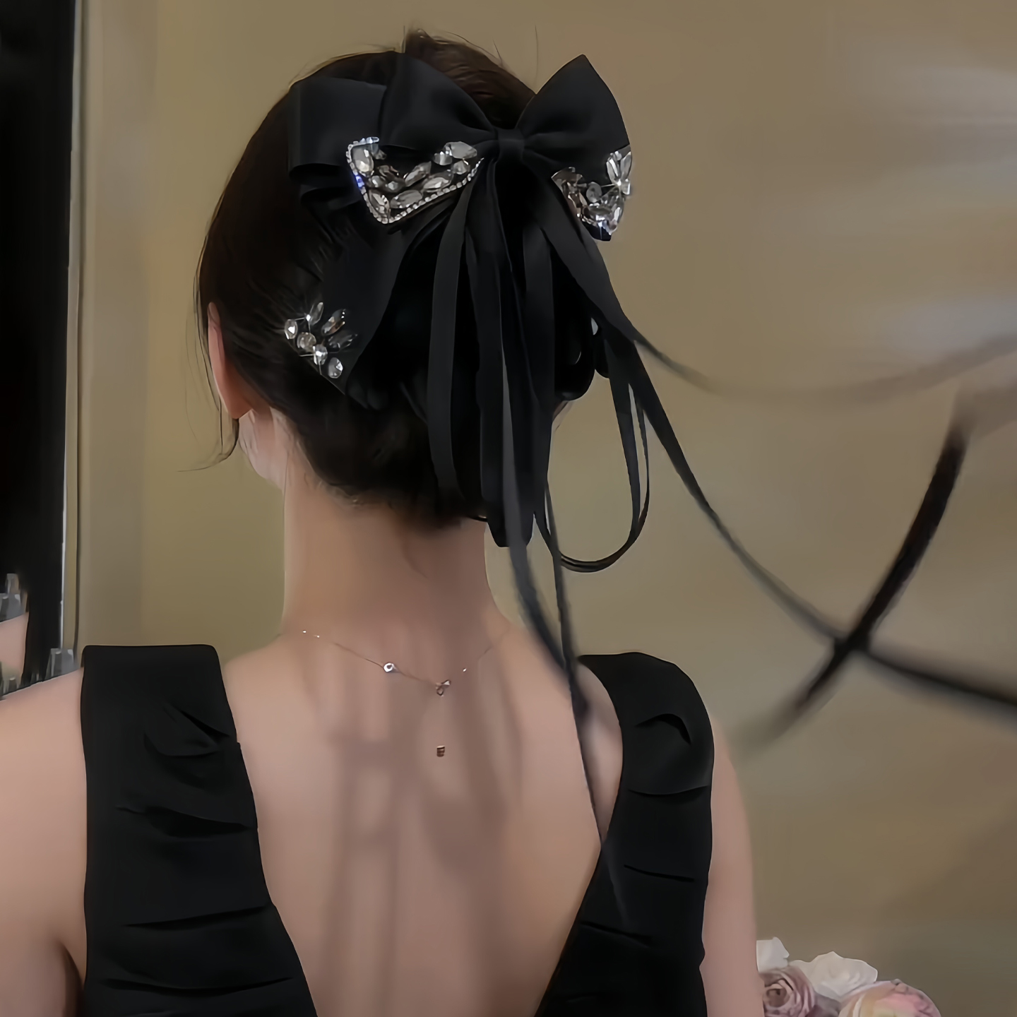 贵气感夜宴水钻蝴蝶结飘带抓夹