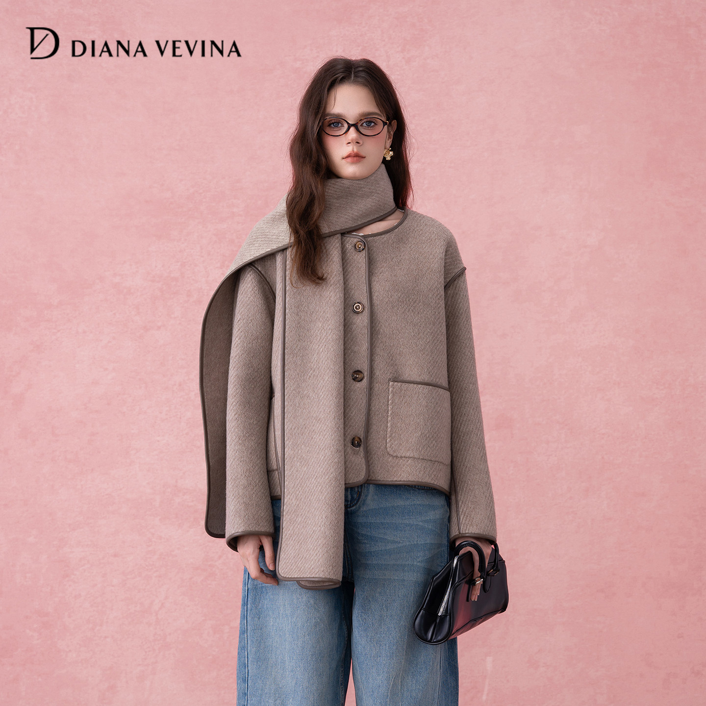 DIANAVEVINA2025秋冬新款围巾领双面呢大衣女短落肩宽松毛呢外套