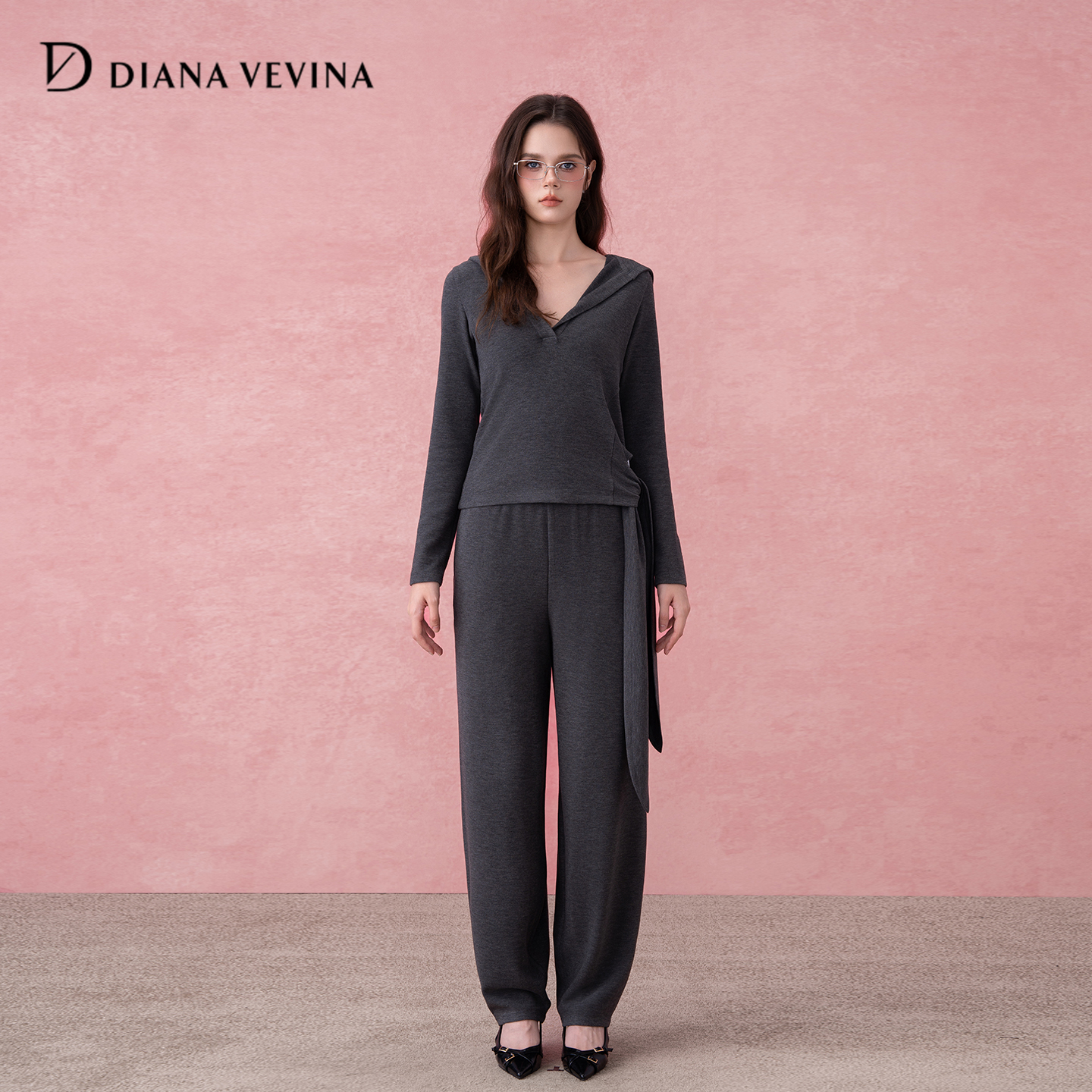DIANAVEVINA2025秋冬新款运动女连帽绑带显瘦V领打底衫休闲裤套装