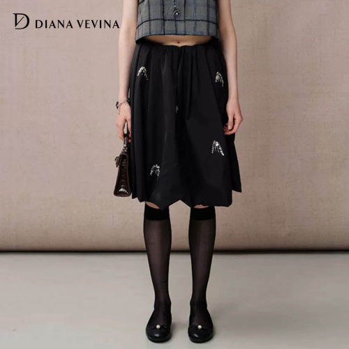 DIANAVEVINA2026夏季新品黑色中长款A字女高腰显瘦半身花苞短腰裙