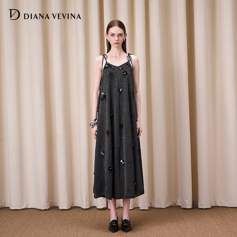 DIANAVEVINA2025夏季新款黑色钉珠花朵针织连衣裙女优雅吊带长裙