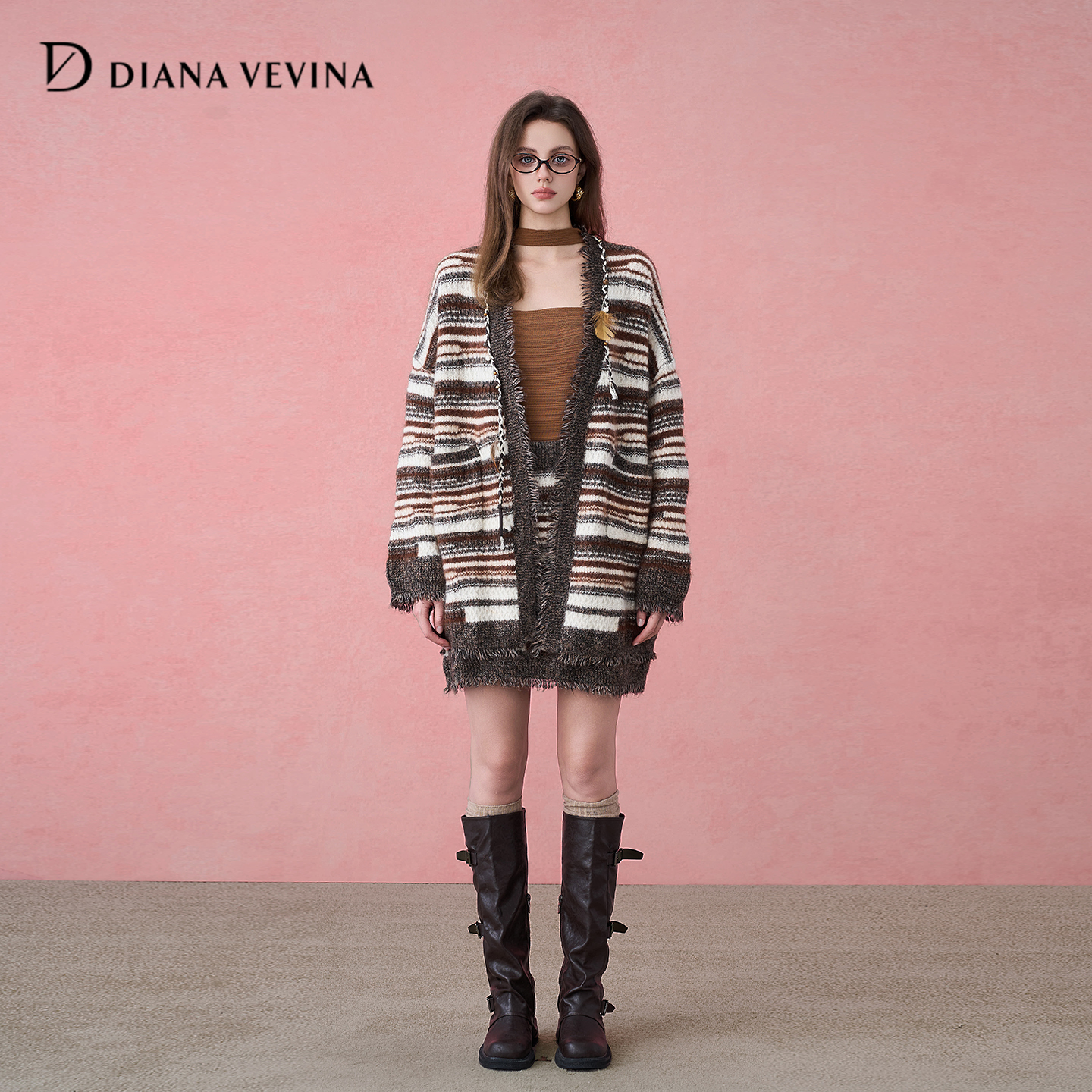 DIANAVEVINA2025秋冬新款时尚套装女条纹流苏羽毛针织开衫半身裙