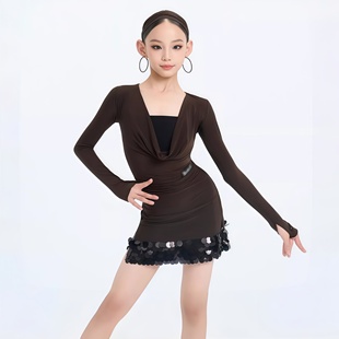 2026冬季新款拉丁舞服女童演出表演服高级感勾手长袖荡领连衣裙