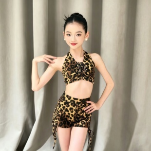 2026夏新款拉丁舞服女童豹纹挂脖露背双面绑带短裤套装表演练功服
