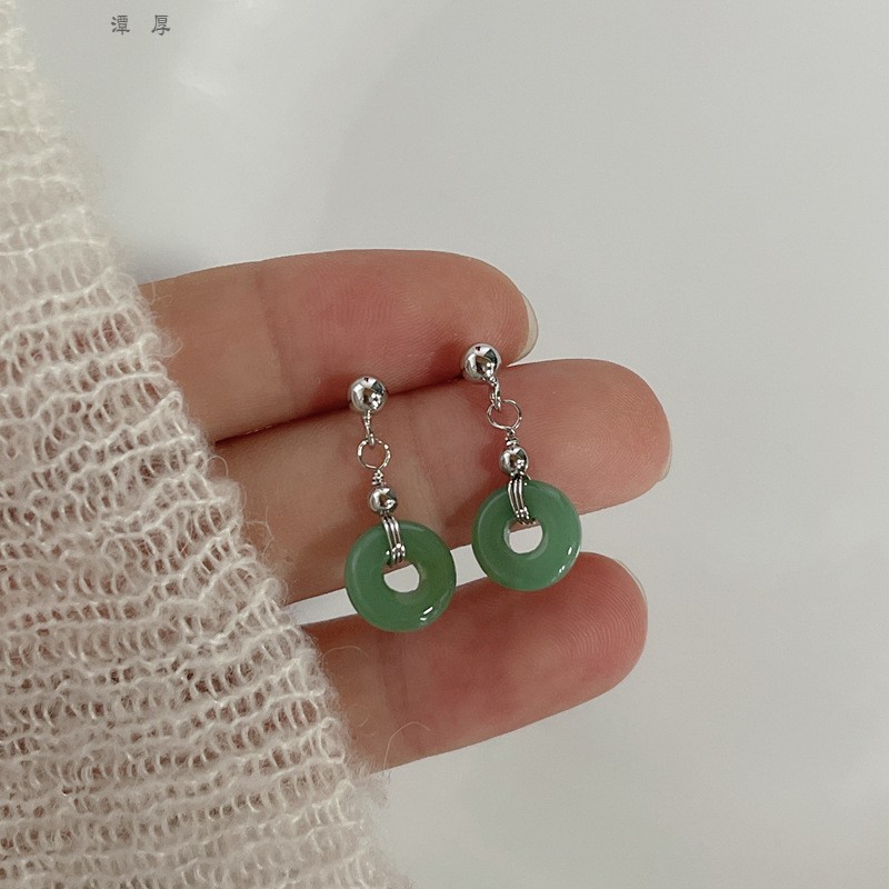 潭厚精致复古和田玉耳钉简约大气