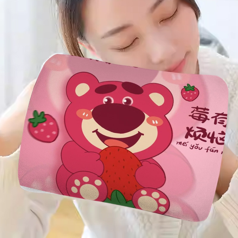 草莓熊热水袋防爆毛绒暖宝宝2025新款可爱暖手宝热敷暖水袋女学生