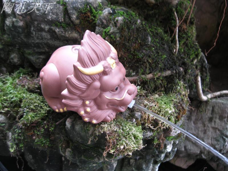 上古神兽喷水狻猊招财摆件假山盆景鱼族鱼缸精品陶瓷流水配件装饰