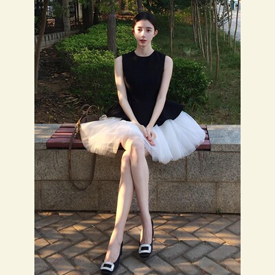 夏季气质穿搭法式高级感超好看独特漂亮裙子miu里miu气黑色洋装