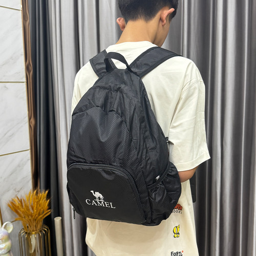 正品骆驼户外轻便折叠双肩包
