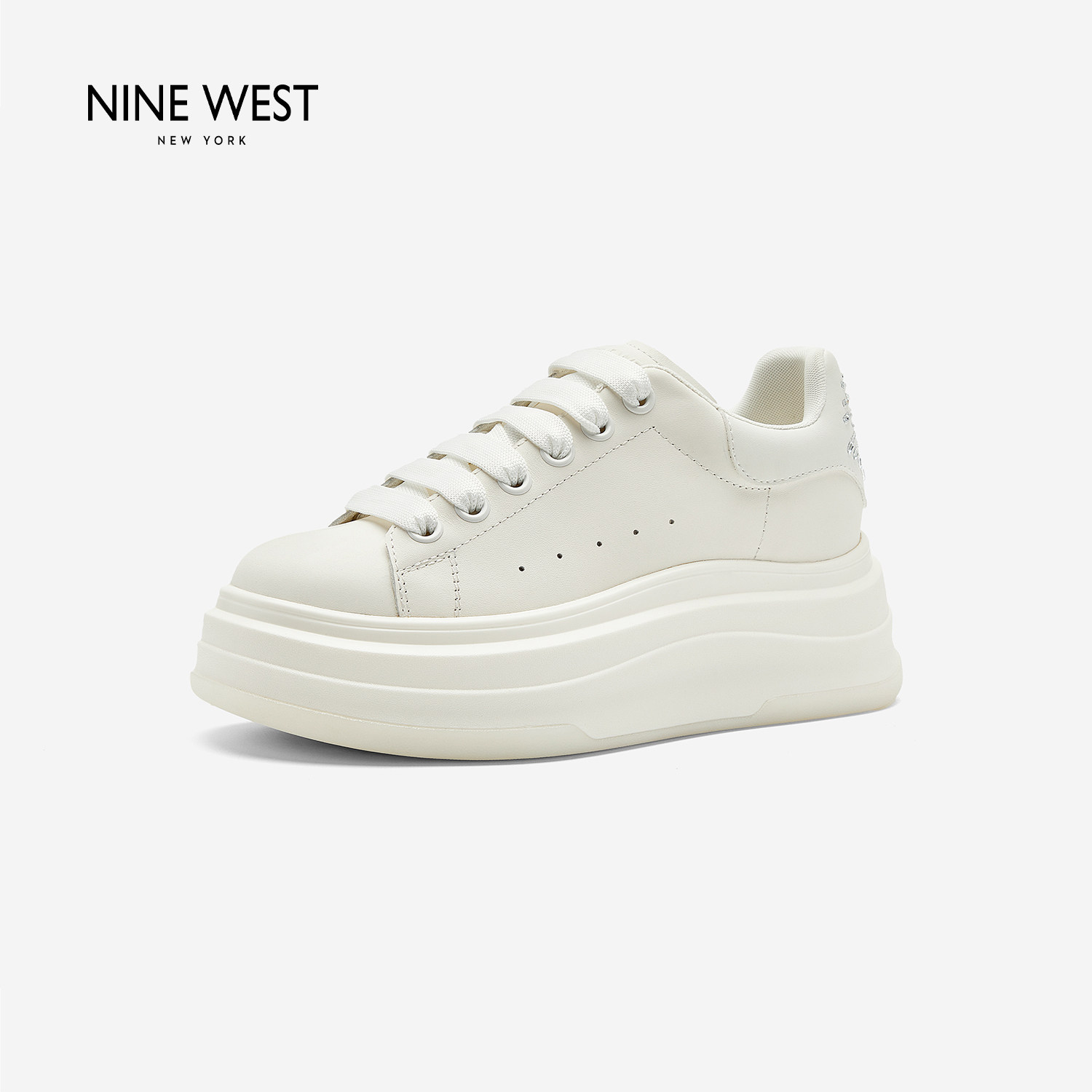 NineWest/玖熙休闲风小白鞋女图片