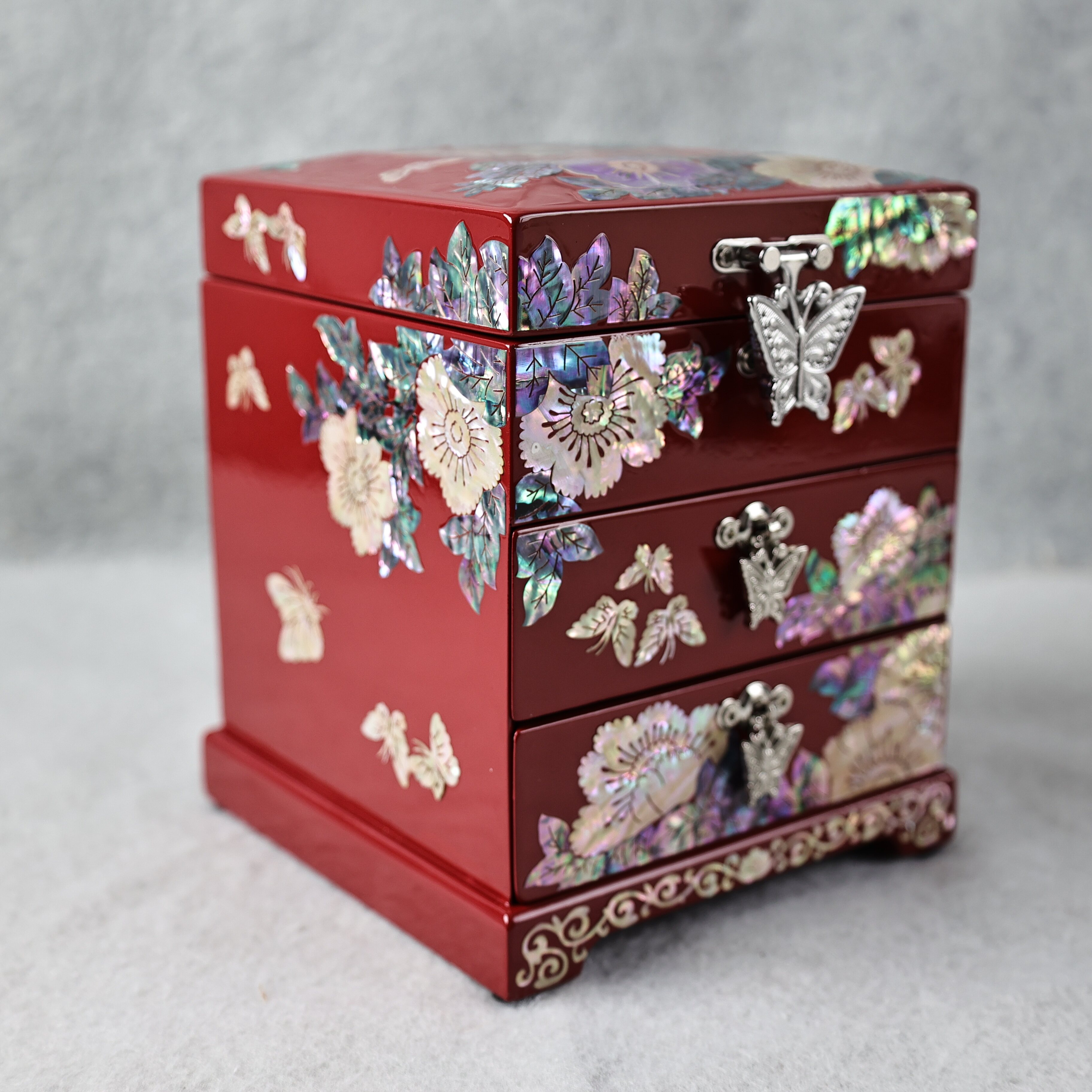 扬州漆器高层款螺钿三层首饰梳妆盒(13*13*15.5cm)