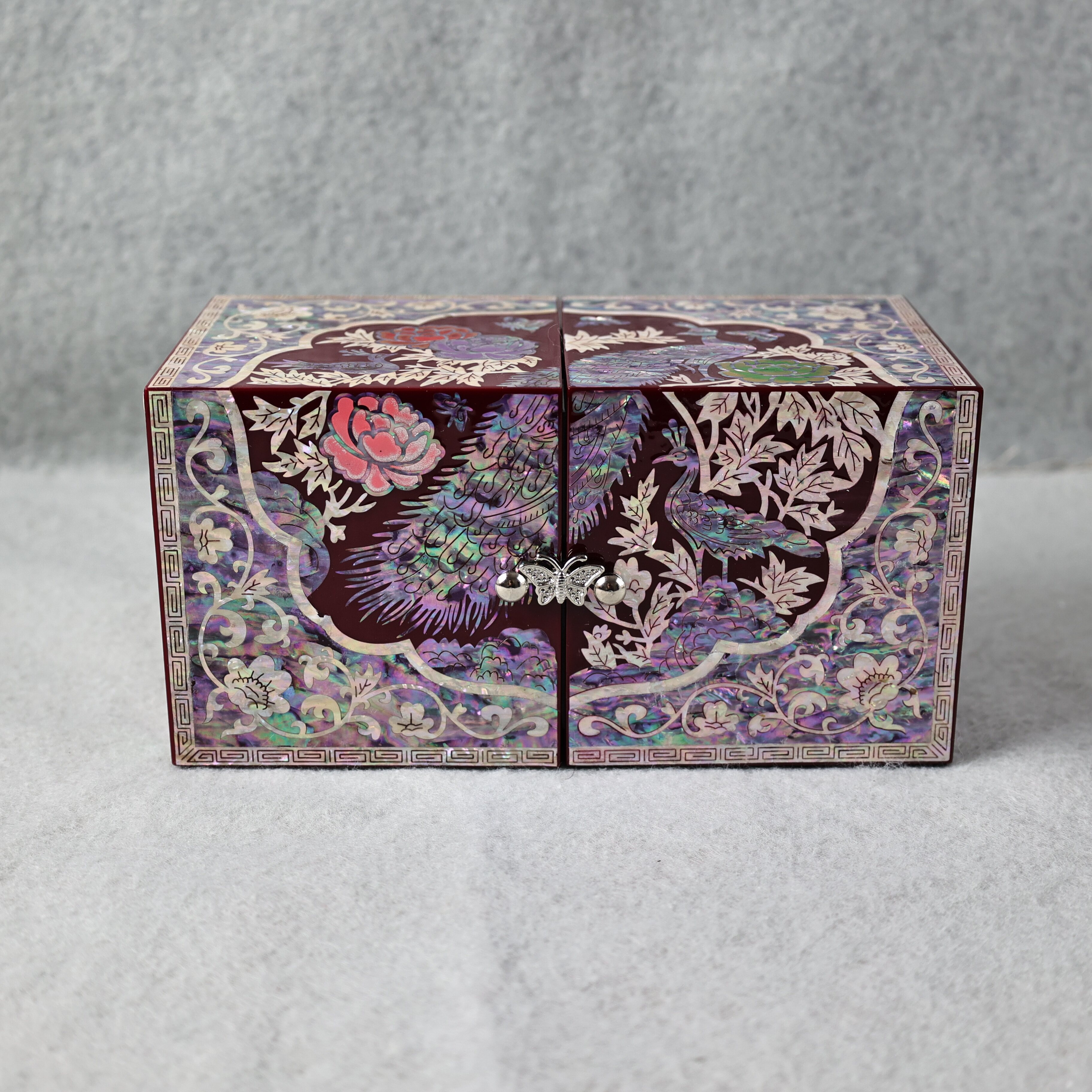 扬州漆器对开款螺钿首饰梳妆盒孔雀图案(19cm*9.5cm*9.5cm)经典款