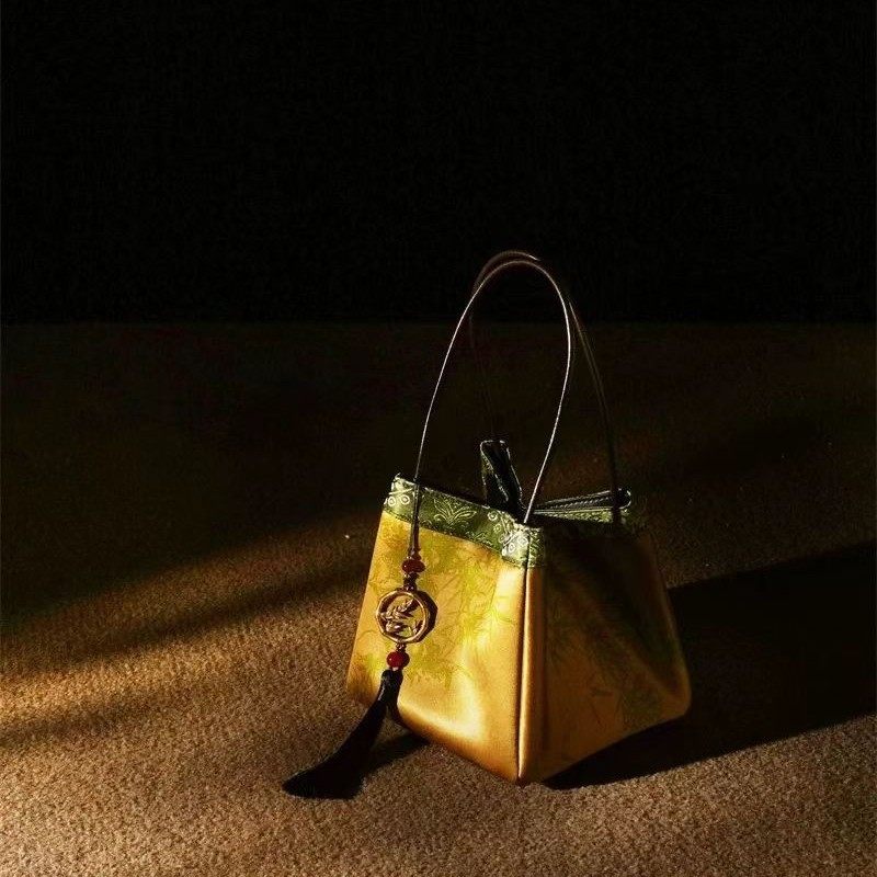 新中式国风包包香云纱手拎包小方包配旗袍的手提包桑蚕丝女小拎包,箱包皮具/热销女包/男包,男士包袋,淘宝优惠券,粉丝福利购,淘宝优惠卷