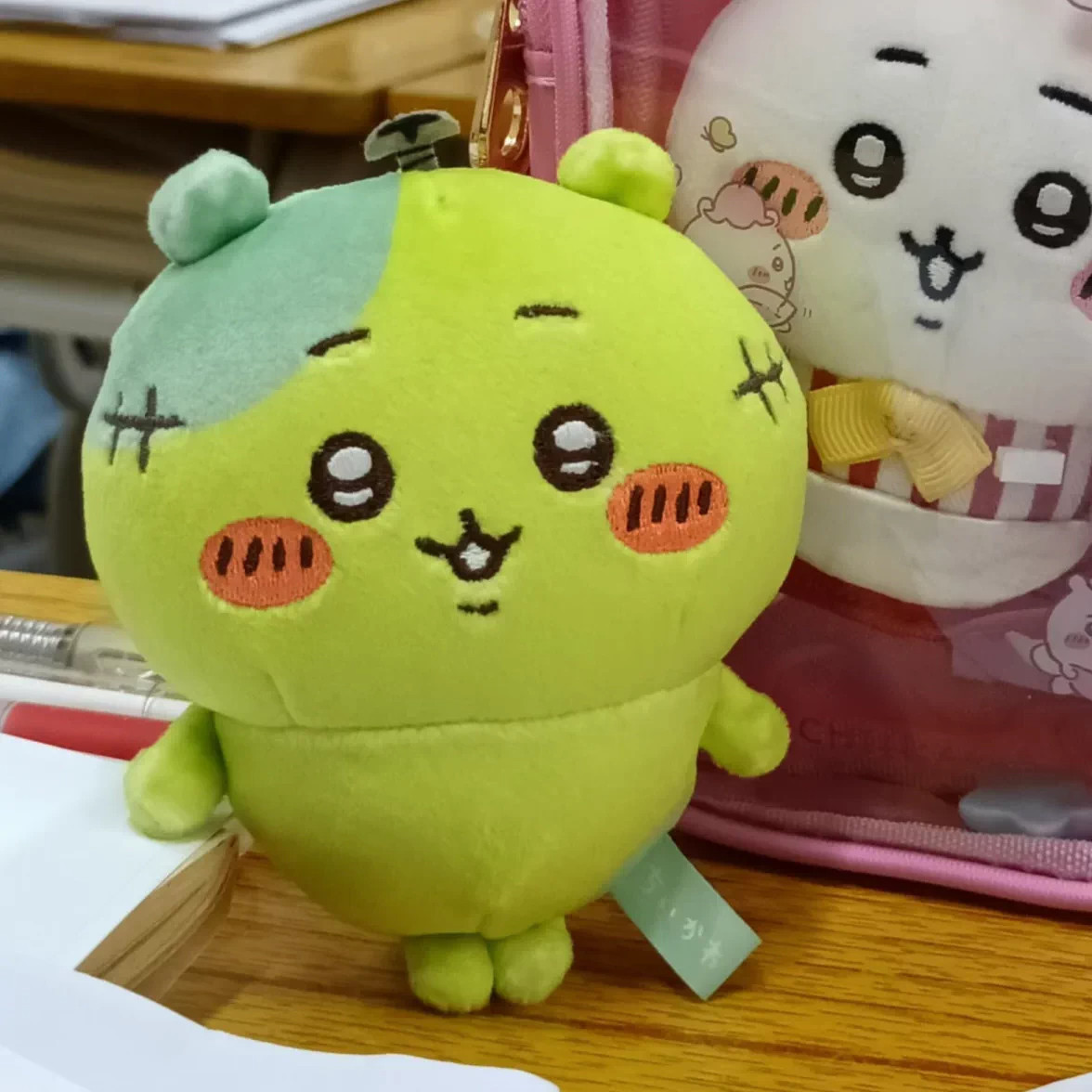 日本正版chiikawa僵尸万圣节吉伊小八乌萨奇红温辣咖喱玩偶挂件女