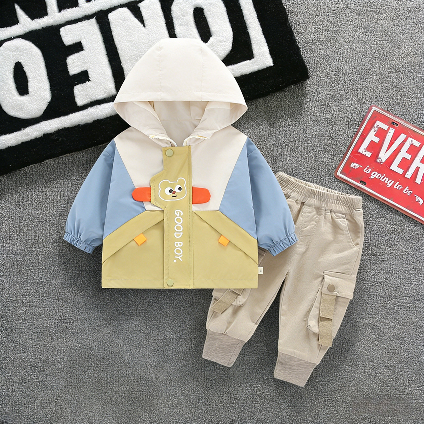 男童卡通外套套装2026春秋新款儿童防风衣宝宝可爱拉链上衣工装裤