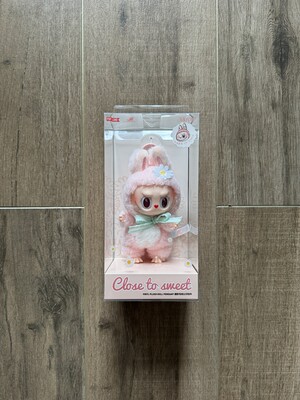 POPMART泡泡玛特MOKOKO小甜心CLOSE TO SWEET搪胶毛绒公仔挂件