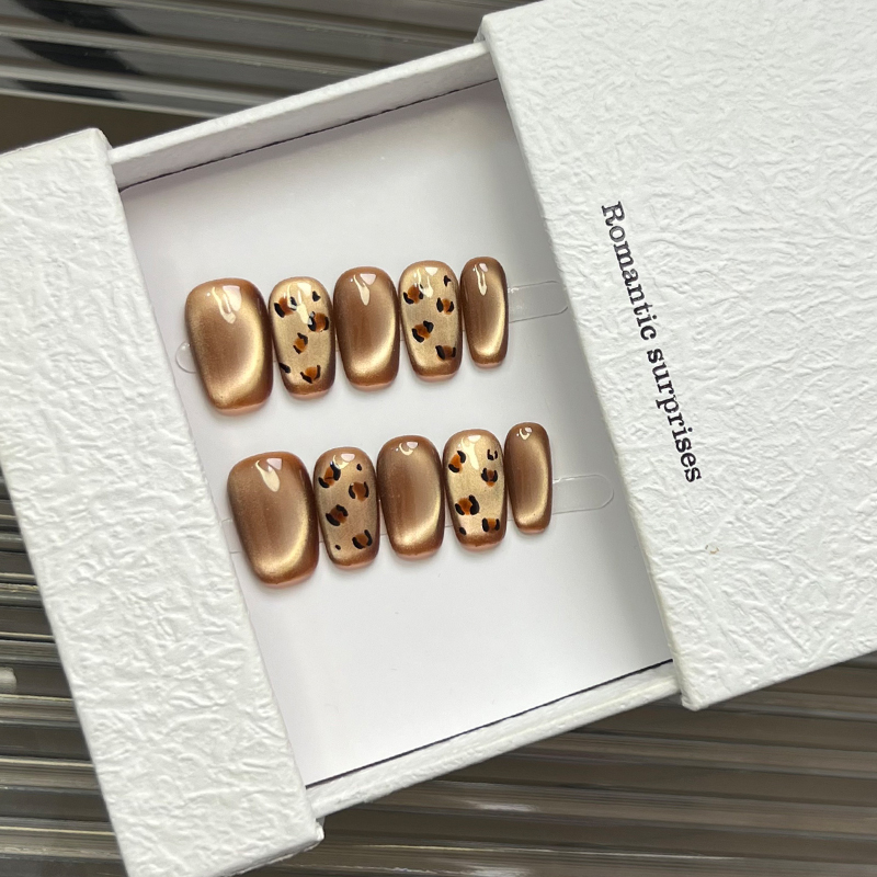 流色金秋豹纹穿戴甲长短款纯手工猫眼辣妹秋冬美甲小众显白美甲片