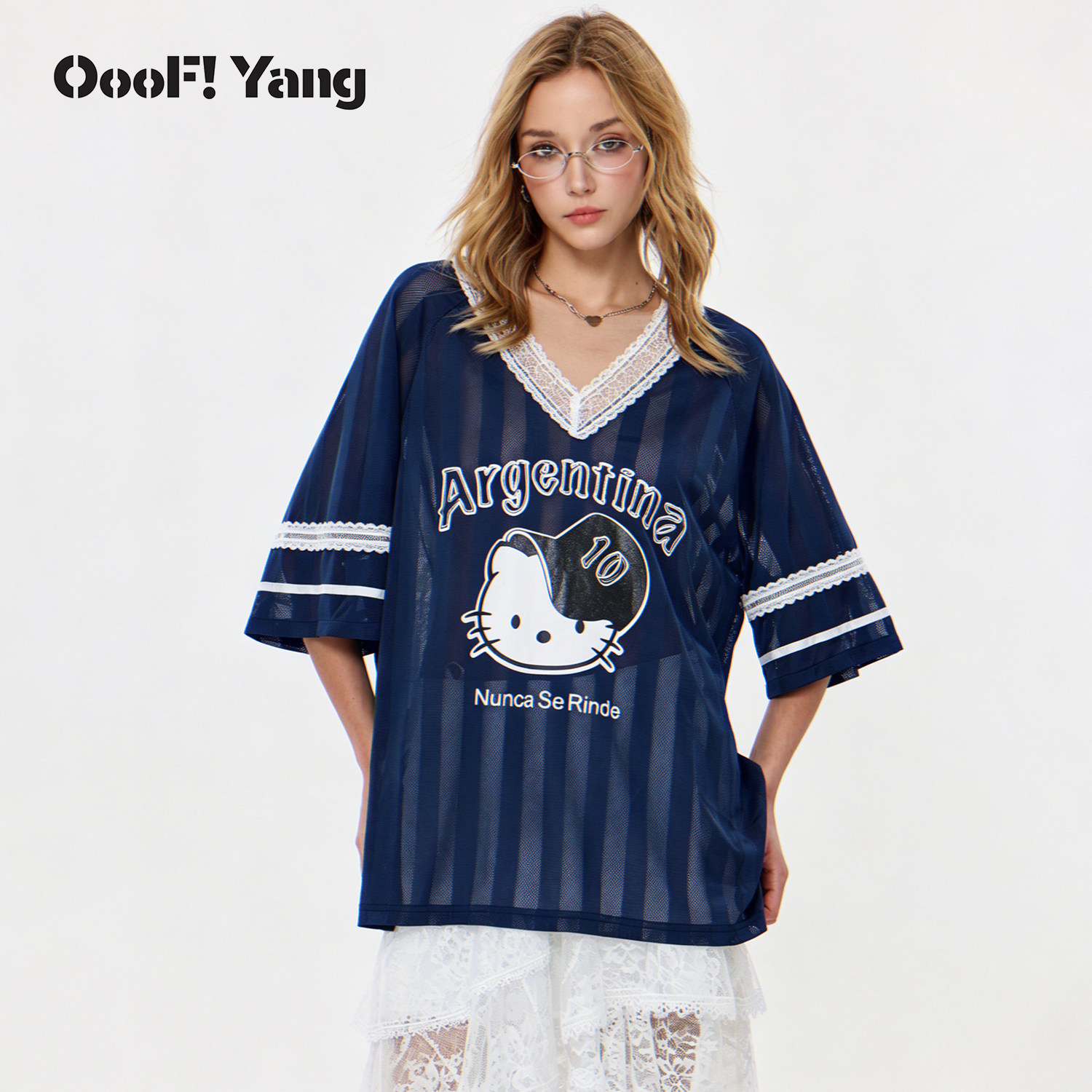 OooF Yang KT帽子印花球服T恤短袖V领宽松美式蕾丝边上衣女2026夏