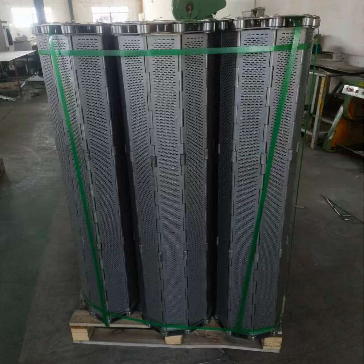 不锈钢链板耐高温流水线传动带板式链烘干机械设备输送带冲孔送料