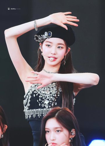 韩国短裙闪钻水钻打歌服张元英棉