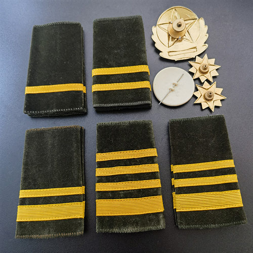 【1987原品】老式大檐帽子绒套布套肩章帽徽领花小徽收藏纪念品