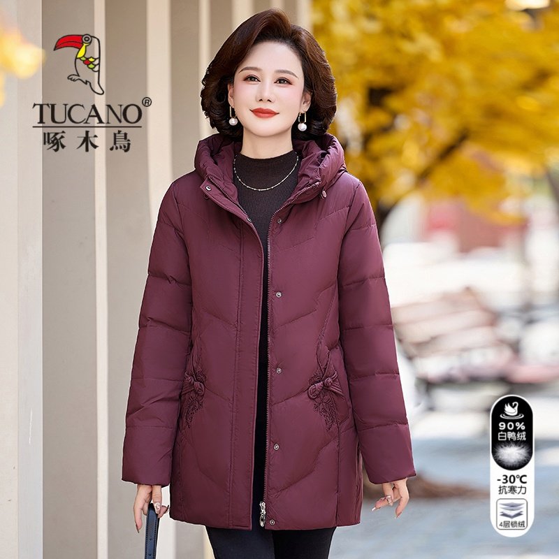 妈妈新款连帽女装刺绣羽绒服女士中长款加厚保暖羽绒服外套老太太