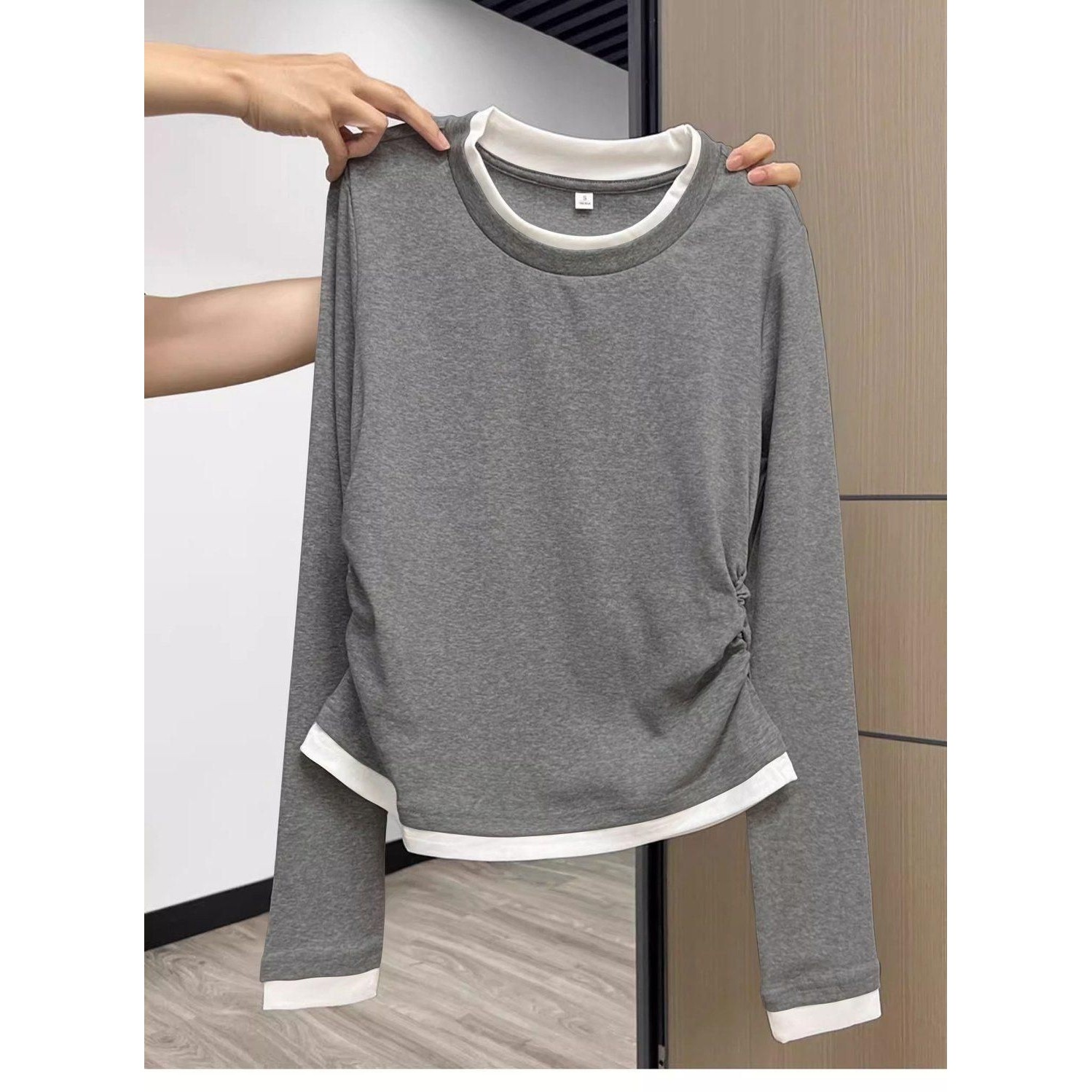 黑白拼色假两件圆领打底小衫春秋收腰褶皱长袖T恤女修身内搭上衣,女装/女士精品,T恤,淘宝优惠券,粉丝福利购,淘宝优惠卷