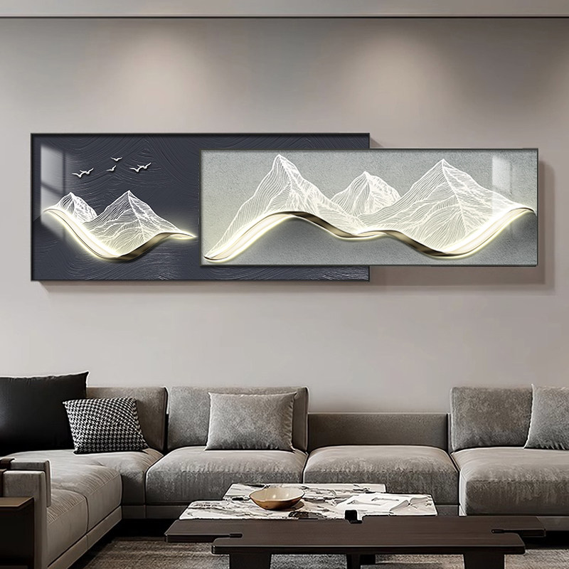 现代轻奢客厅装饰画叠加山水壁画高级感沙发背景墙挂画背有靠山