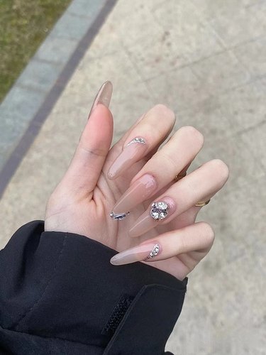 穿戴甲冰透裸色碎钻美甲贴片手工