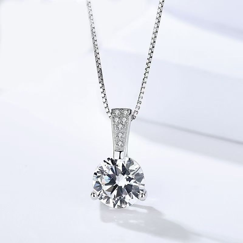 PT950铂金莫桑钻石项链微镶三爪吊坠50分锁骨链18K白金简约单钻新