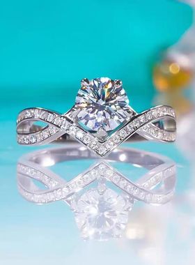 V形扭臂六爪加冕交叉戒指